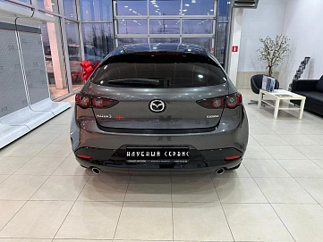 Mazda 3, 2021г, передний привод, автомат