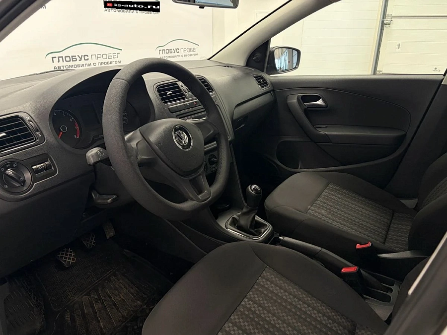 Volkswagen Polo, 2020г., передний привод, механика