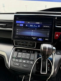 Honda Stepwgn, 2018г, передний привод, вариатор