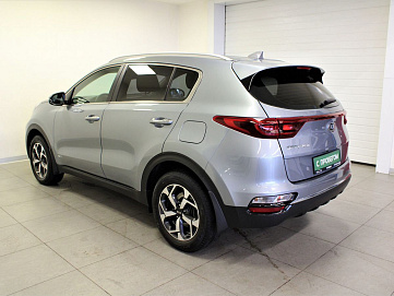 Kia , 2020г., передний привод, автомат