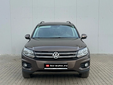 Volkswagen Tiguan, 2015г., полный привод, автомат