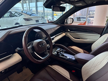 Geely Monjaro, 2023г, передний привод, автомат