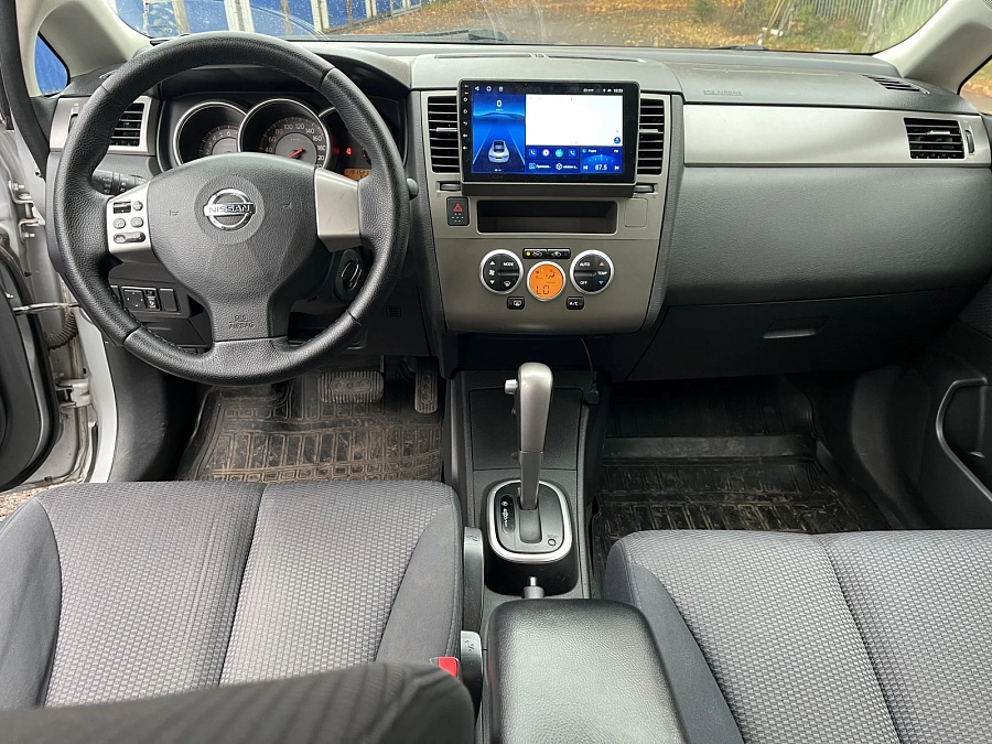 Nissan Tiida, 2008г., передний привод, автомат