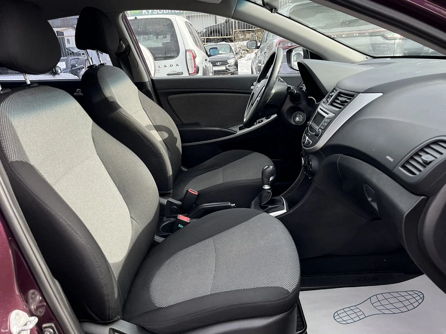 Hyundai Solaris, 2011г., передний привод, механика