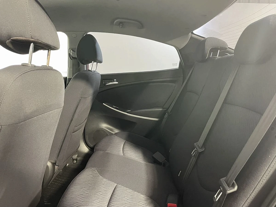 Hyundai Solaris, 2012г., передний привод, автомат