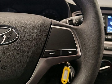 Hyundai Solaris, 2021г, передний привод, автомат