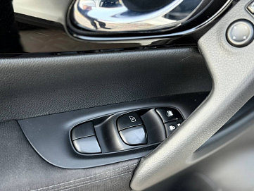 Nissan Qashqai, 2017г, передний привод, вариатор