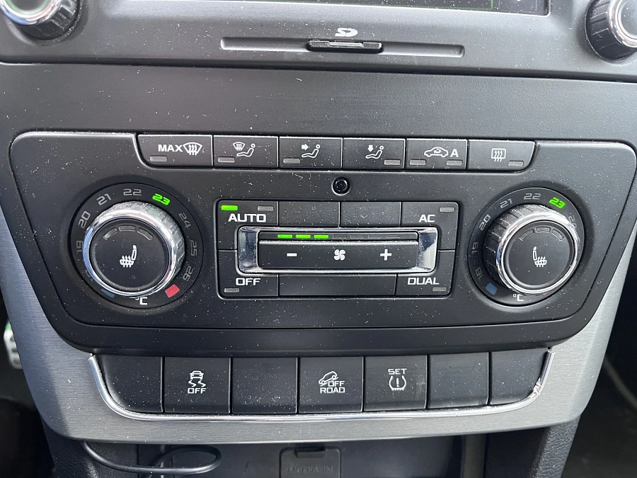 Skoda Yeti, 2012г., полный привод, робот