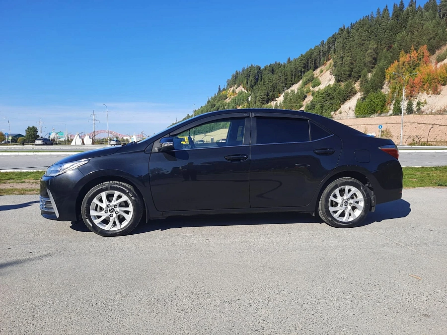 Toyota Corolla, 2017г., передний привод, вариатор