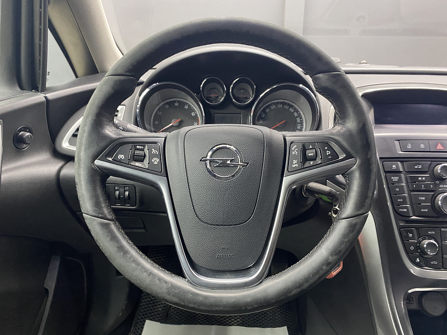 Opel Astra, 2013г., передний привод, автомат