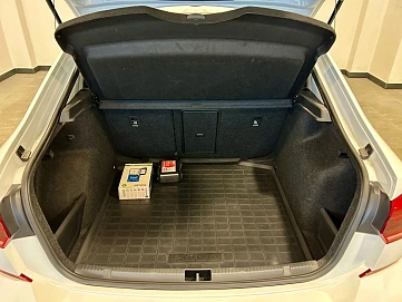 Volkswagen Polo, 2021г, передний привод, автомат