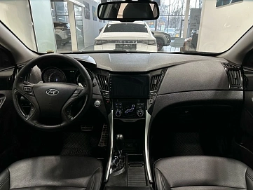 Hyundai Sonata, 2012г, передний привод, автомат
