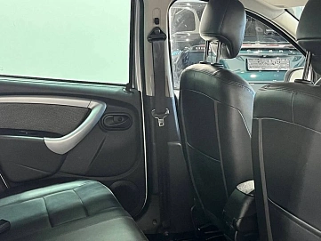 Renault Duster, 2013г, передний привод, автомат