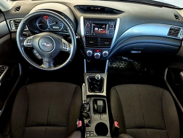 Subaru Forester, 2011г., полный привод, механика