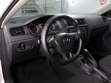 Volkswagen Jetta, 2015г, передний привод, автомат