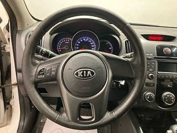 Kia Cerato, 2011г, передний привод, автомат