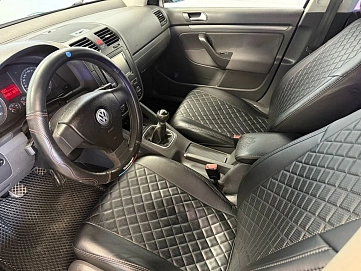 Volkswagen Jetta, 2009г., передний привод, механика