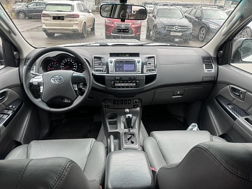 Toyota Hilux, 2012г, полный привод, автомат