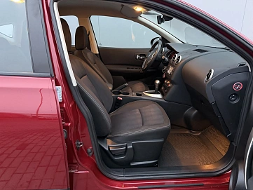 Nissan Qashqai, 2013г, передний привод, вариатор