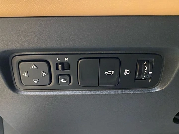 Changan UNI-V, 2023г, передний привод, робот