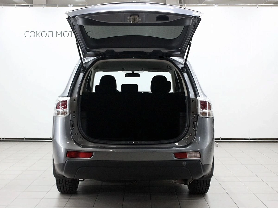 Mitsubishi Outlander, 2013г., передний привод, вариатор