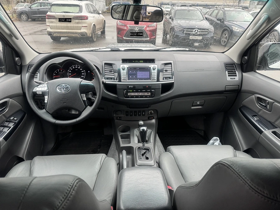 Toyota Hilux, 2012г., полный привод, автомат