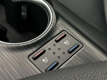 Toyota Camry, 2021г, передний привод, автомат