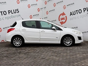 Peugeot 308, 2011г, передний привод, механика