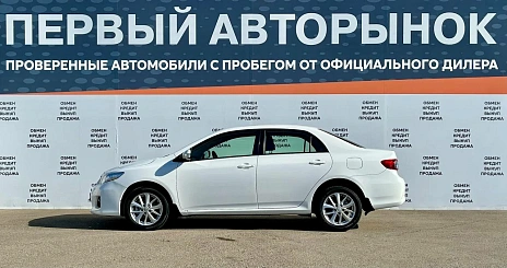 Toyota Corolla, 2012г, передний привод, автомат