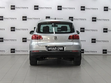 Volkswagen Tiguan, 2016г, передний привод, робот