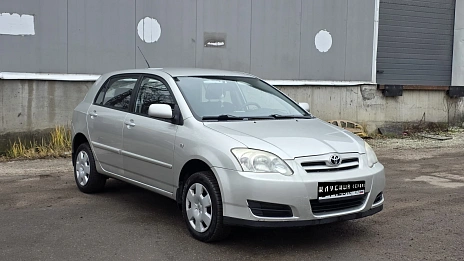 Toyota Corolla, 2004г, передний привод, механика