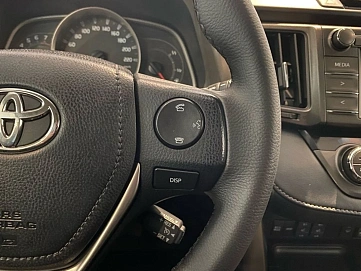 Toyota RAV4, 2015г, передний привод, автомат