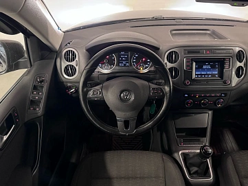 Volkswagen Tiguan, 2015г, передний привод, механика
