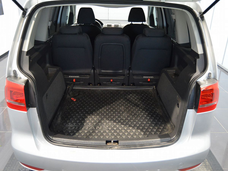 Volkswagen Touran, 2011г., передний привод, робот