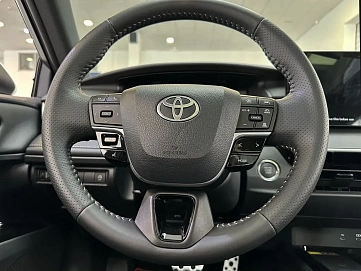 Toyota Camry, 2024г, передний привод, вариатор