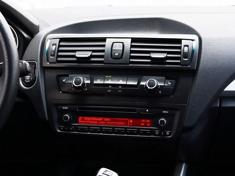 BMW 1 серии, 2012г., задний привод, автомат