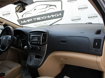 Hyundai , 2018г., задний привод, автомат