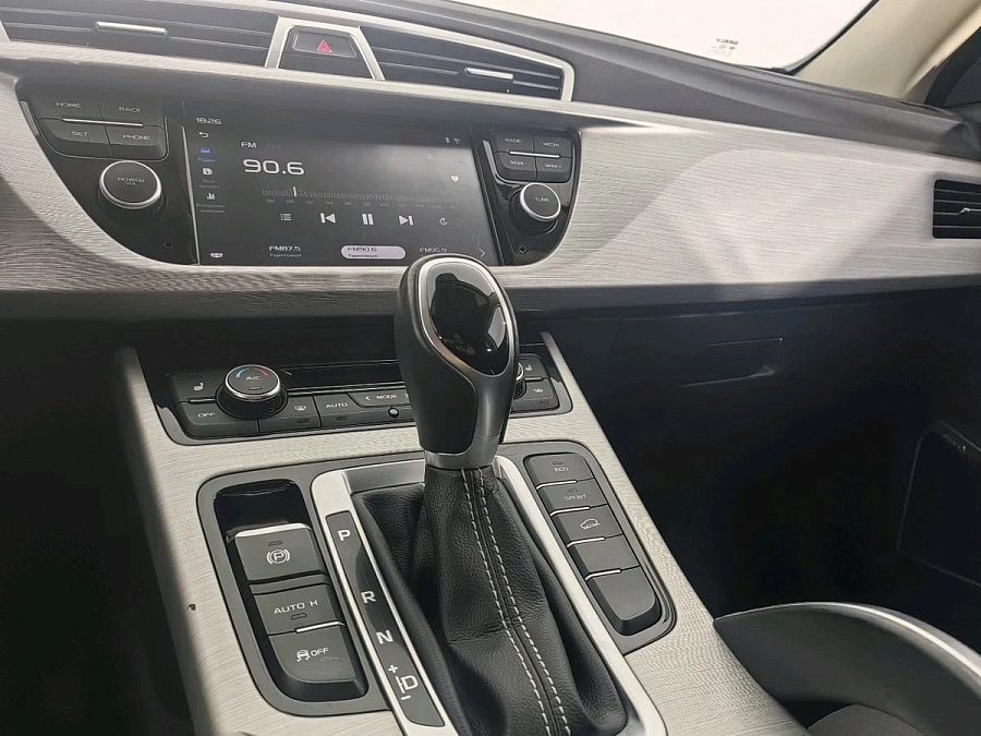 Geely Atlas, 2019г., передний привод, автомат