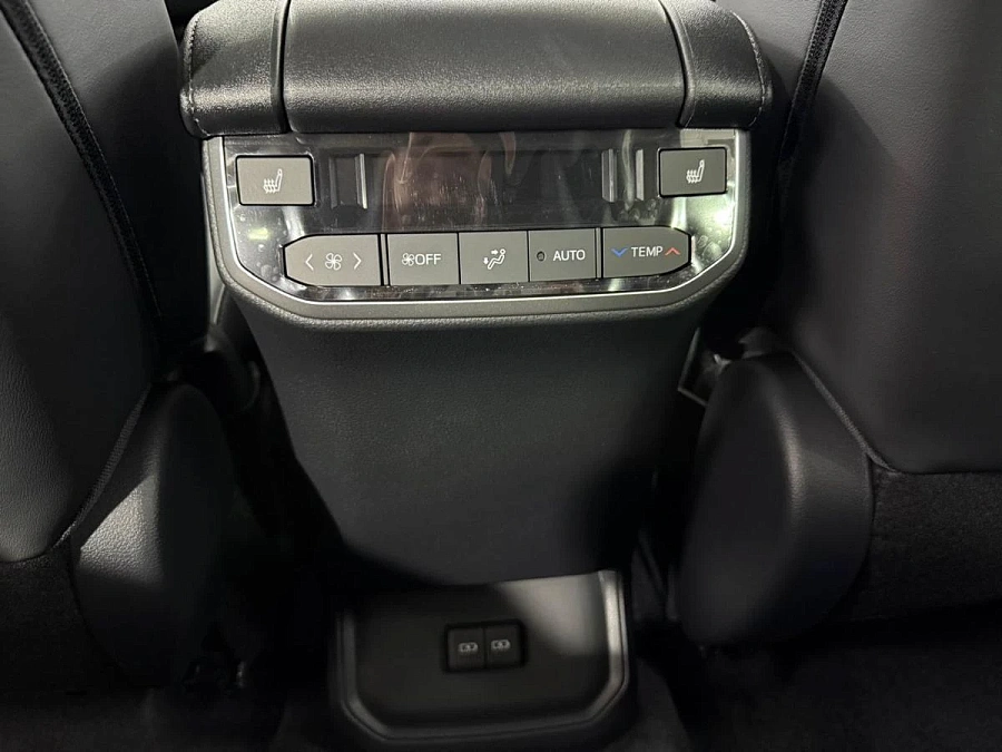 Toyota Highlander, 2025г., полный привод, автомат