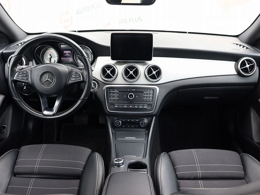 Mercedes-Benz CLA, 2015г., передний привод, робот