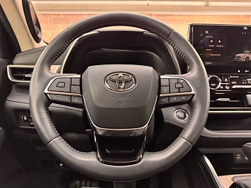 Toyota Highlander, 2025г, полный привод, автомат