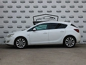 Opel Astra, 2011г., передний привод, автомат
