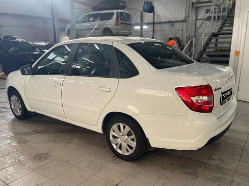 Lada (ВАЗ) Granta, 2021г, передний привод, механика