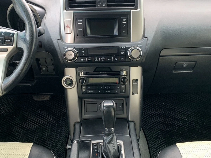 Toyota Land Cruiser Prado, 2013г., полный привод, автомат