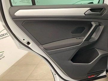 Volkswagen Tiguan, 2018г, передний привод, автомат