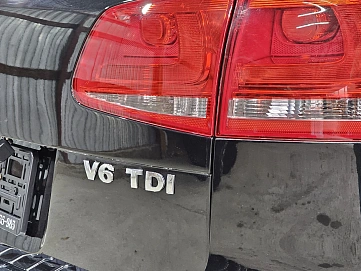 Volkswagen Touareg, 2011г, полный привод, автомат
