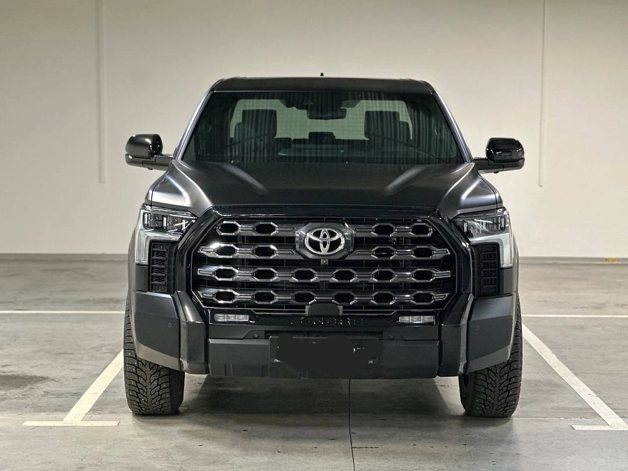 Toyota Tundra, 2022г., полный привод, автомат