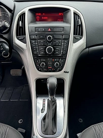 Opel Astra, 2013г, передний привод, автомат