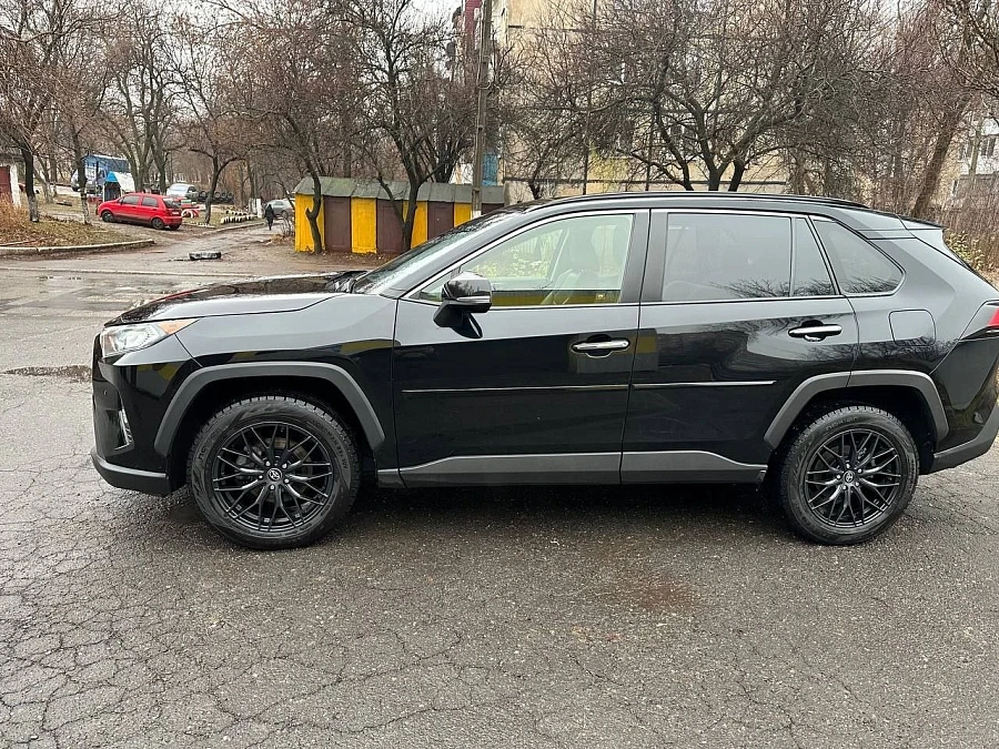 Toyota RAV4, 2018г., полный привод, автомат