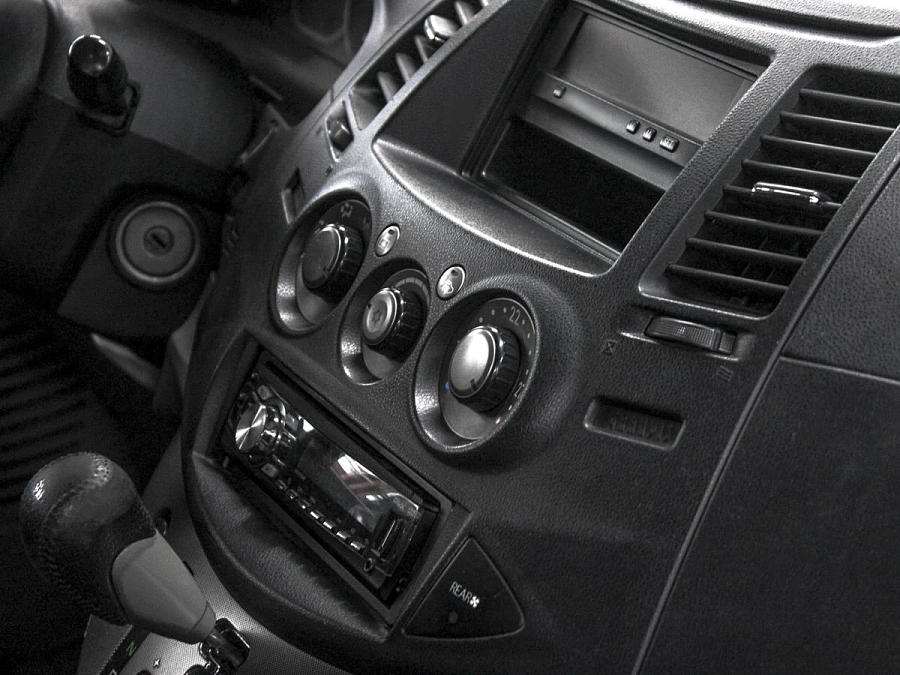 Mitsubishi Grandis, 2006г., полный привод, автомат